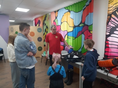 Новогодние праздники для белгородской молодежи начались с занятий по пожарной безопасности