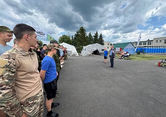 Пожарные добровольцы проводят занятия на военно-патриотических сборах «Армата»