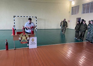 С курсантами военно-исторических сборов «Армата» о пожарной безопасности
