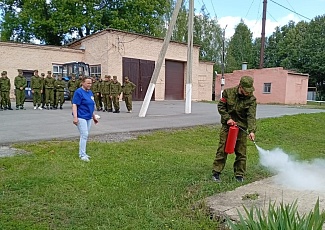 С курсантами военно-исторических сборов «Армата» о пожарной безопасности